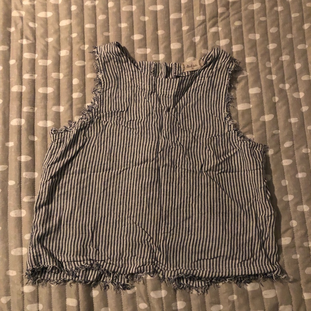 Crop back button blouse